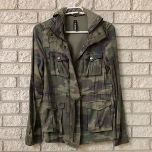 Design Lab Camo Lightweight Hooded Jacket